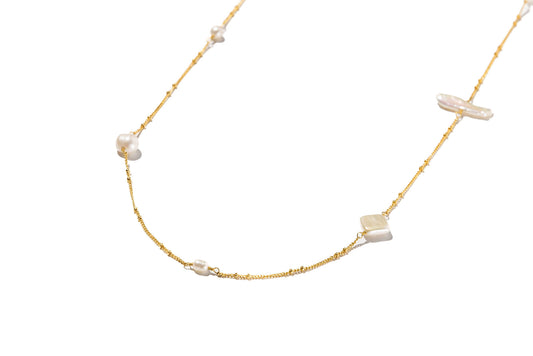 Ivy Long pearl necklace